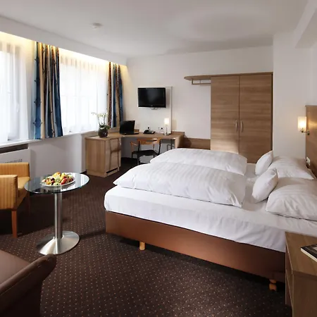 Hotel Warteck 3*
