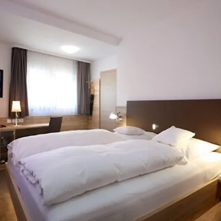 Warteck Hotel 3*