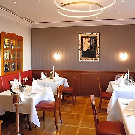 Warteck Szálloda 3*