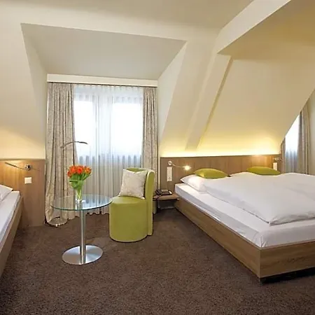 Warteck Hotel 3*