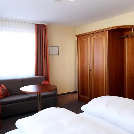 Warteck Hotel