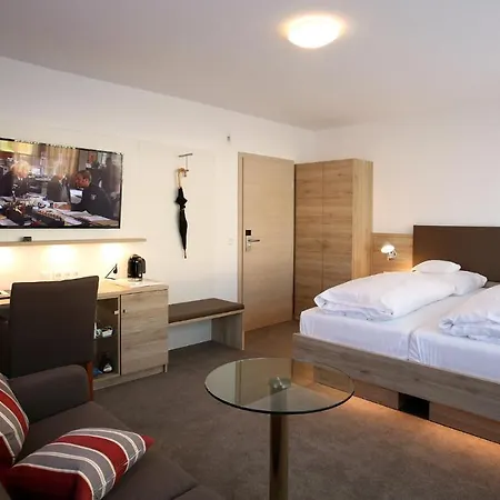 Hotel Warteck 3*