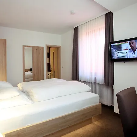Warteck Hotel 3*